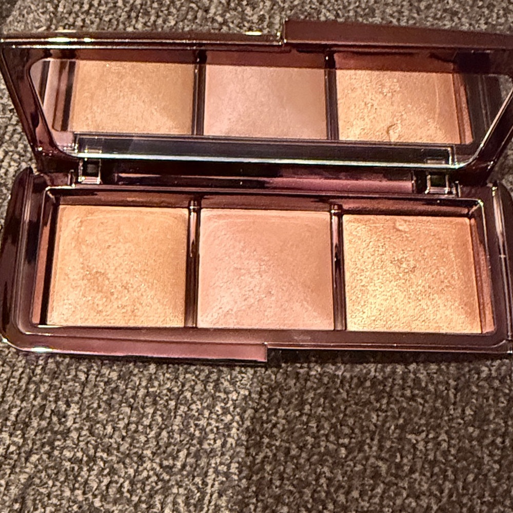 Radiant Peach Trio Blush Palette - Peach Shades